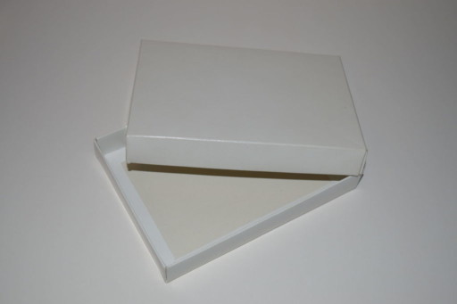 A4 White Box & Lid 325x220x44mm