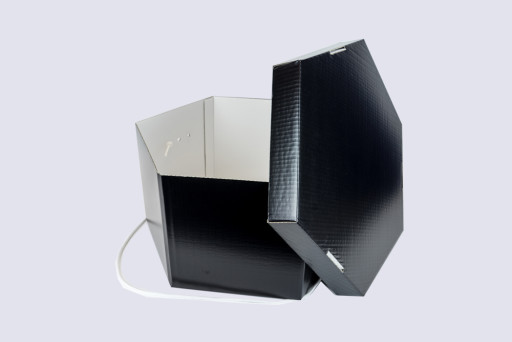 Hat Box 17 x 9 1/2" (420 x 241mm) Black and White