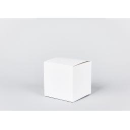https://thebagnboxman-static.myshopblocks.com/images/import/white-flat-folding-carton-125x125x125mm-MUC555.jpg