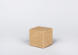 https://thebagnboxman-static.myshopblocks.com/images/import/flat-folding-gift-carton-95x95x95mm-NB3330.jpg