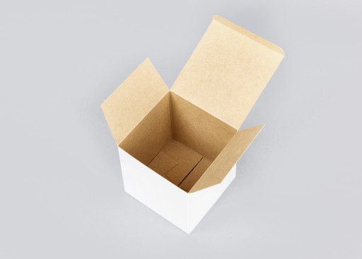 https://thebagnboxman-static.myshopblocks.com/images/import/white-flat-folding-gift-carton-100x100x100mm-MUC444_open.jpg
