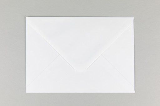 https://thebagnboxman-static.myshopblocks.com/images/import/white-envelopes-184x133mm+100-gsm-WH75-100-1.jpg