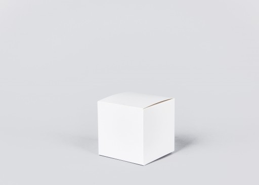 https://thebagnboxman-static.myshopblocks.com/images/import/white-flat-folding-gift-carton-100x100x100mm-MUC444.jpg