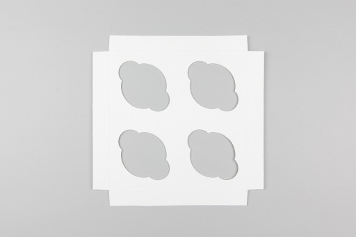 https://thebagnboxman-static.myshopblocks.com/images/import/four-cupcake-box+window-and-insert-175x175x76-mm-CC3-5.jpg