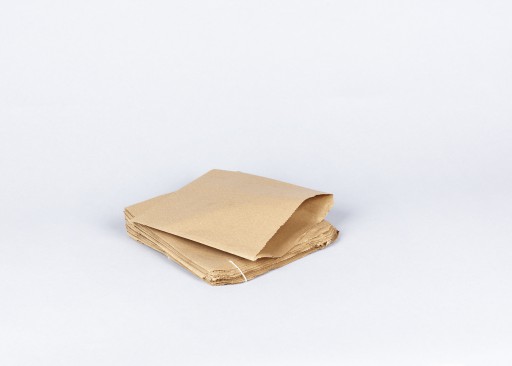 https://thebagnboxman-static.myshopblocks.com/images/import/brown-paper-bags-175x175mm-37-gsm-BB06_2.jpg