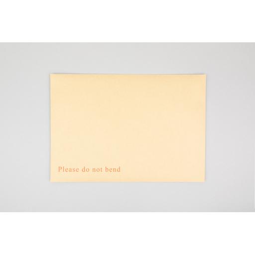 C4 Economy Manilla board-backed A4 envelopes with Peel & Seal, 324 x 229mm
